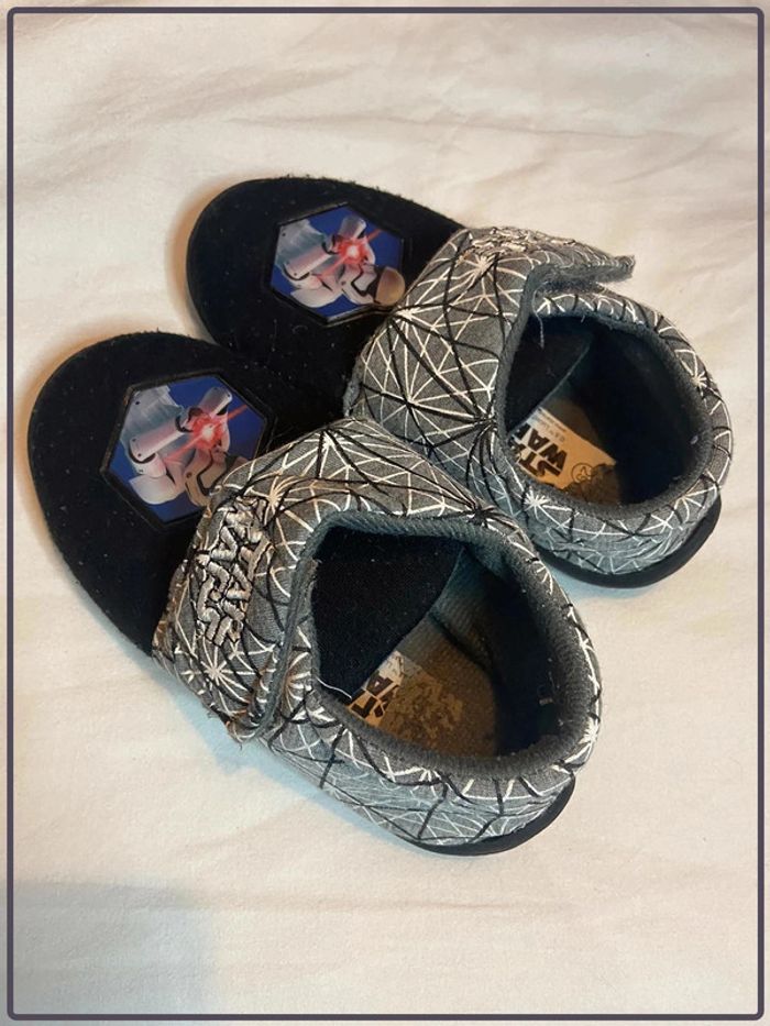 Chaussons Star Wars Taille 29 - photo numéro 2