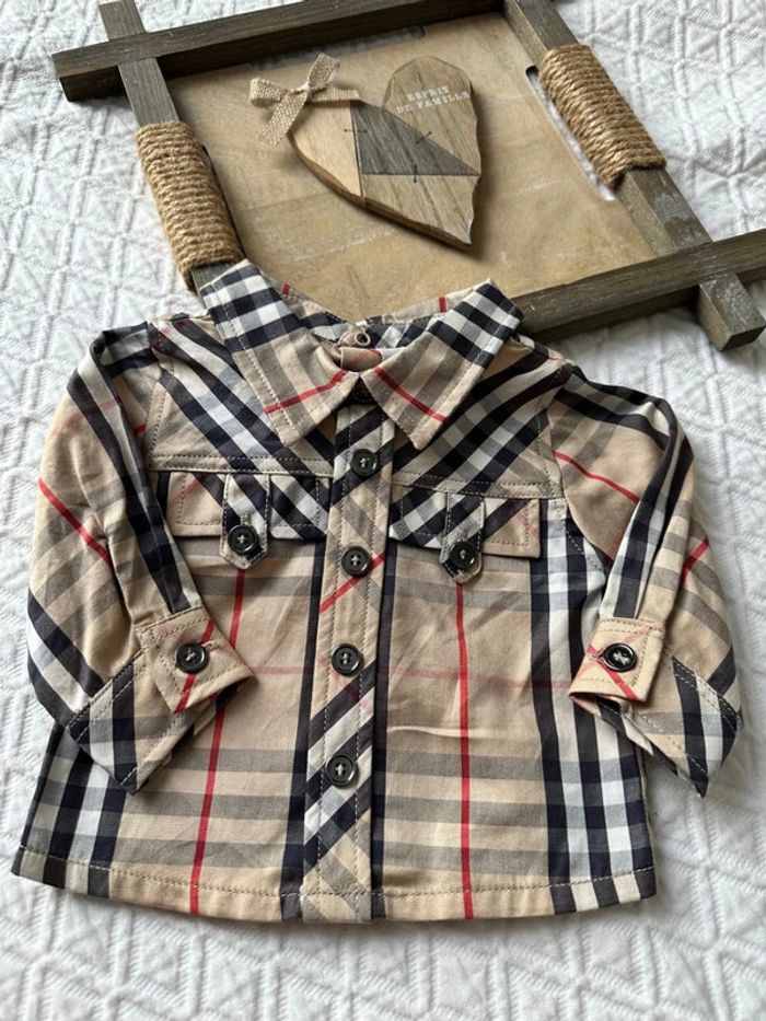Très jolie blouse chemise 1 mois Burberry