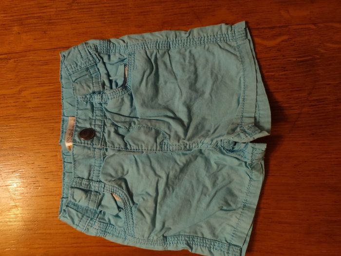 Short bleu