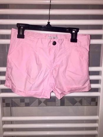 Short rose en toile et fermeture pression taille 10 ans neuf à 5 euros