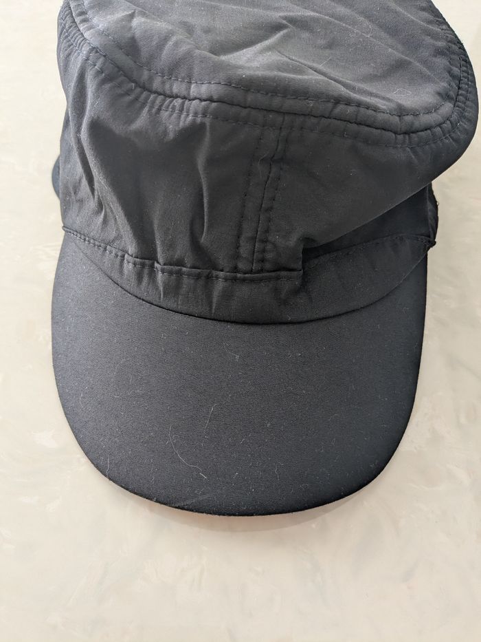 Belle casquette noire pour femme. Taille unique - photo numéro 2