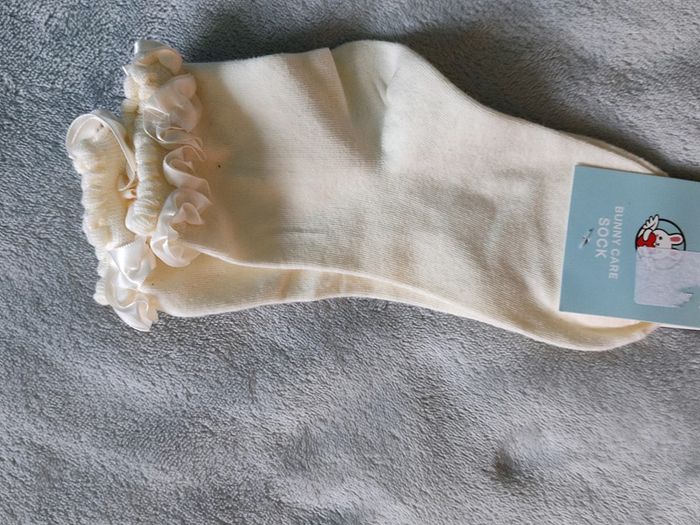 Jupe et chaussettes 9/10 ans - photo numéro 3