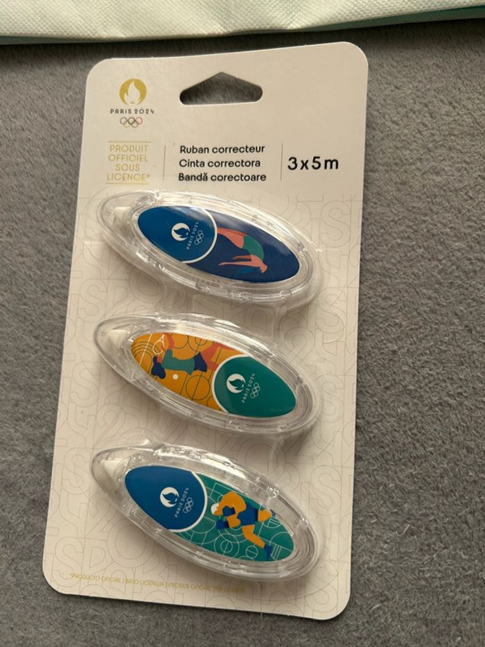 Lot « Paris 2024 » jeux olympiques 3 rubans correcteur et un sac tissus bag neufs - photo numéro 3