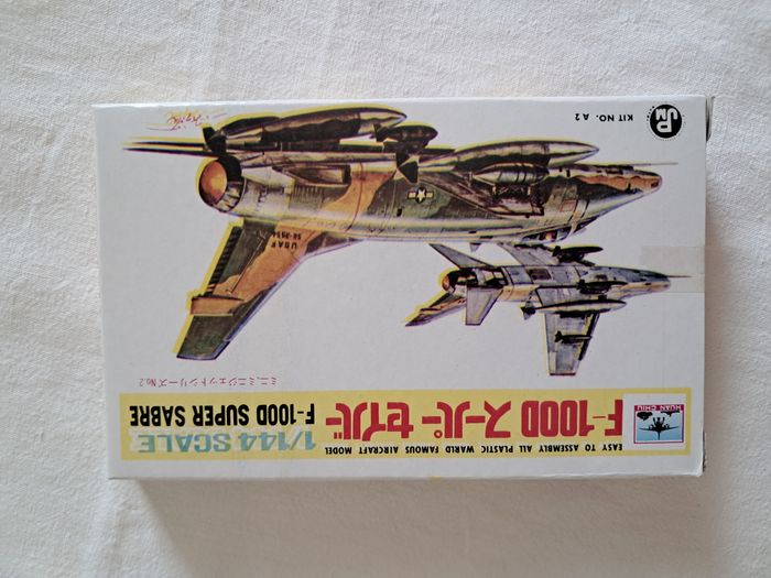 Maquette Huan Chiu JPM Kit N° A2 F-100D Super Sabre Echelle 1/144 Neuve