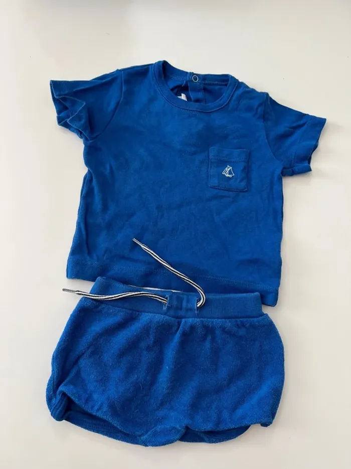 Ensemble Petit Bateau bleu – 6 mois (t-shirt + short)