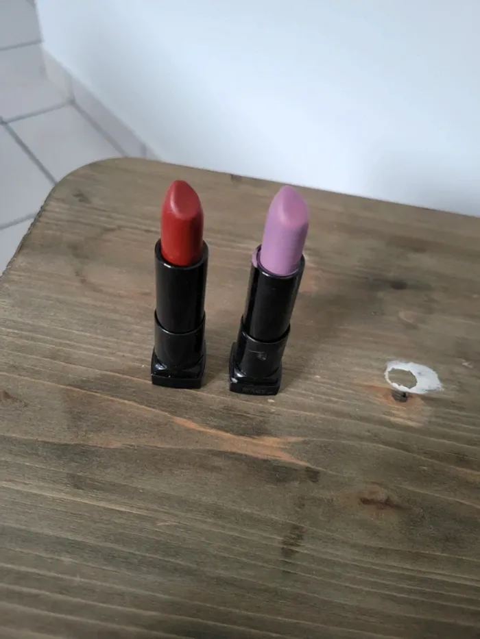 2 rouge à lèvres - photo numéro 2