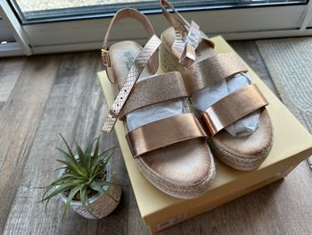 - Chaussures Sixth sens    - Pointure 37 - Neuf avec étiquette