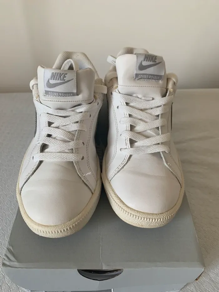 Basket Nike Court Royal Blanche Taille 37.5 - photo numéro 3