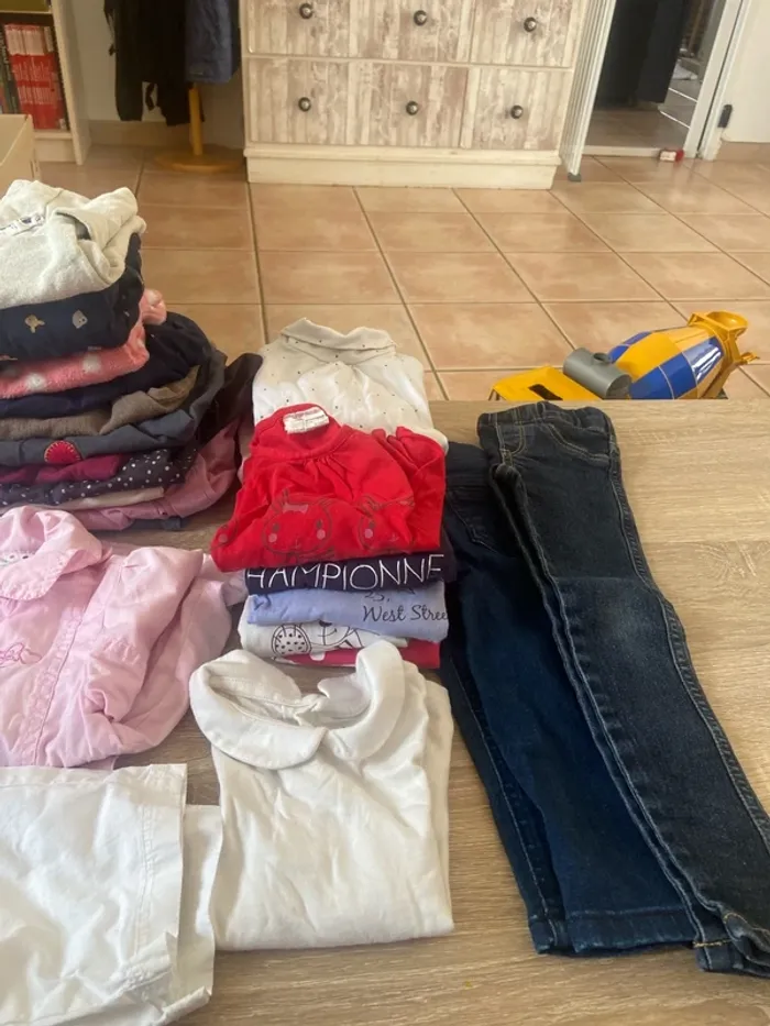 Gros lot fille 18mois (24 pièces) - photo numéro 3