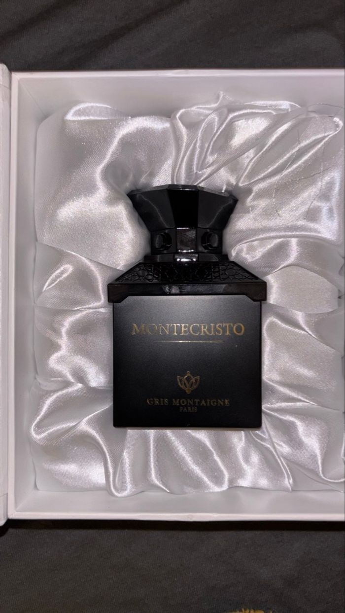Parfum Gris Montaigne - photo numéro 2