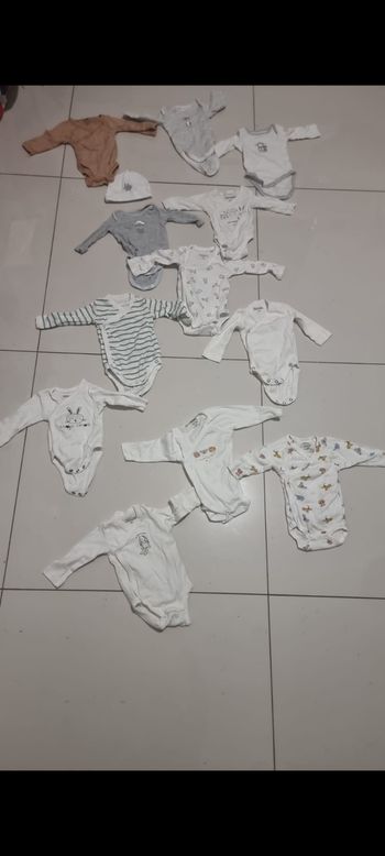 Lot de 12 body bébé taille naissance -1 mois  bout'Chou -kiabi