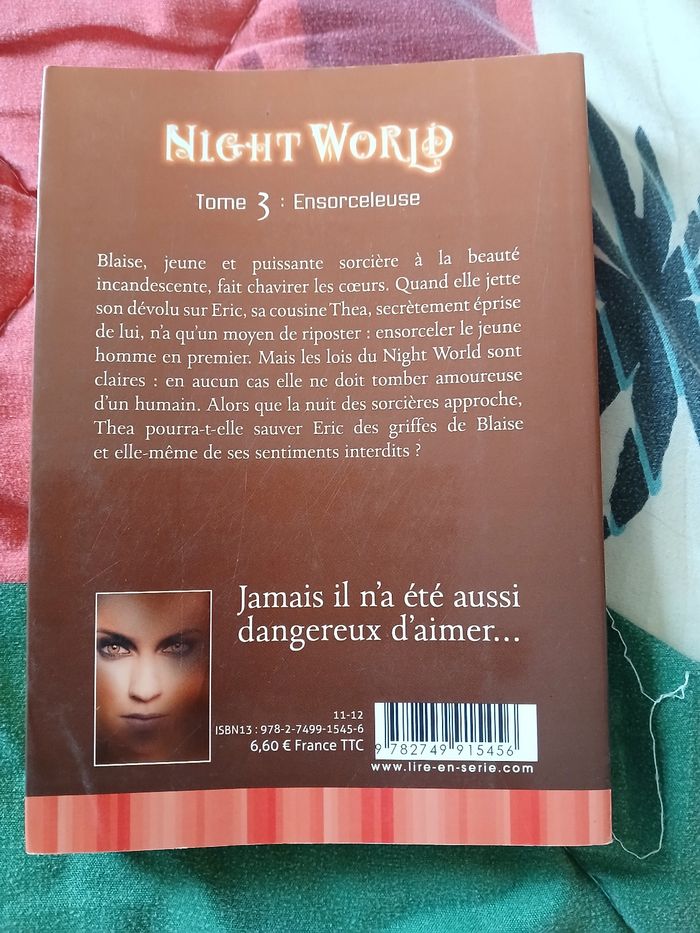 Livre "Night World" de LJ Smith - photo numéro 2