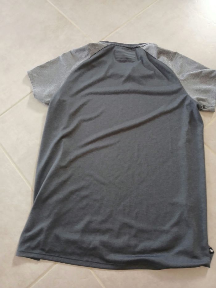 Tee-shirt sport - photo numéro 2
