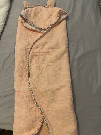 Plaid à capuche pour siège auto