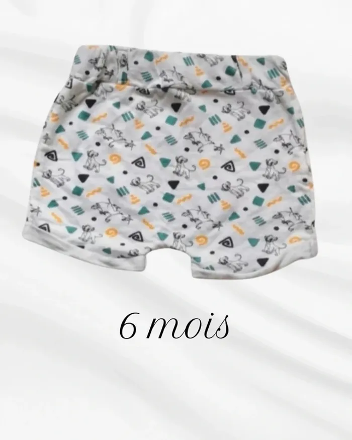 Short mignon bébé 6 mois roi lion disney