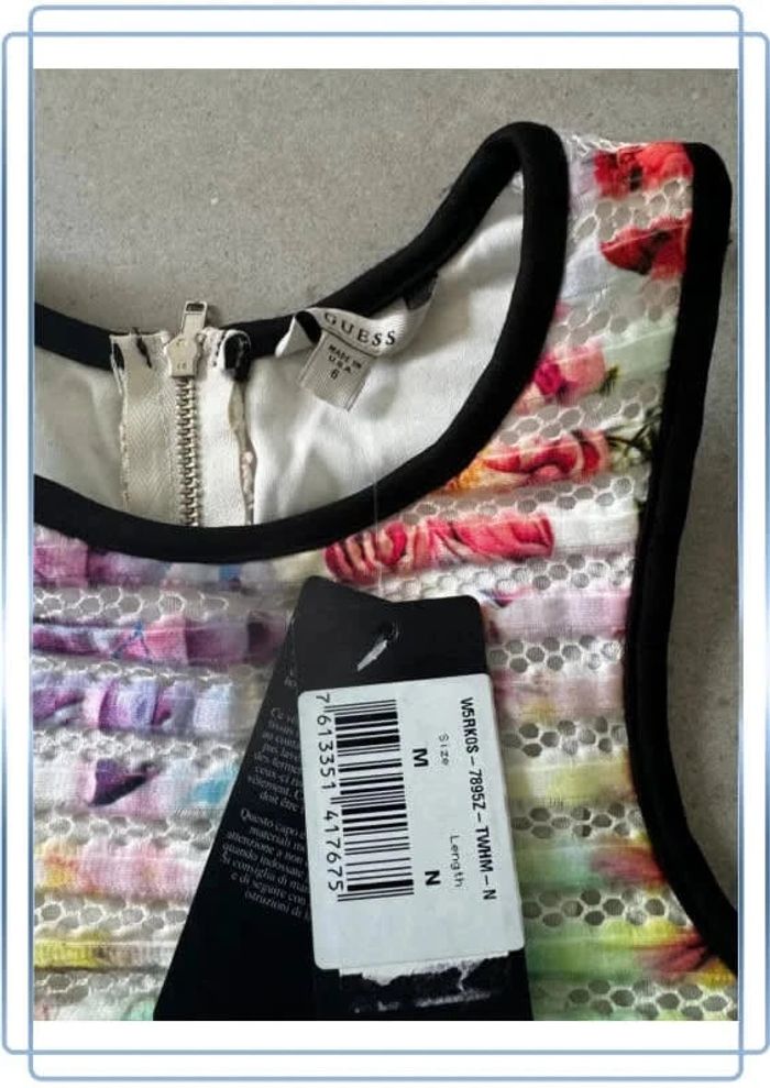 Robe Guess Multicolore, neuve avec étiquette, taille M - photo numéro 3