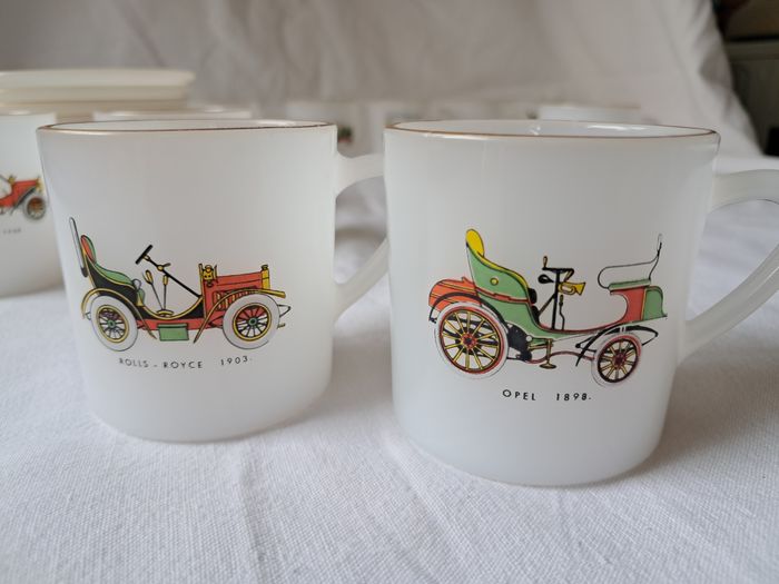 Lot de 11 tasses + 11 sous tasses Arcopal liseré or France Vieux tacots vieilles voitures vintage an - photo numéro 4