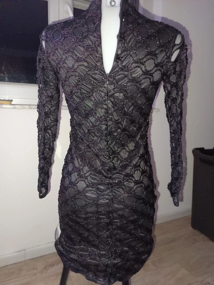 Robe en dentelle paillettée taille M - photo numéro 2