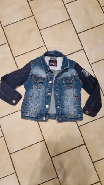 Veste jeans manches pull taille 6 ans