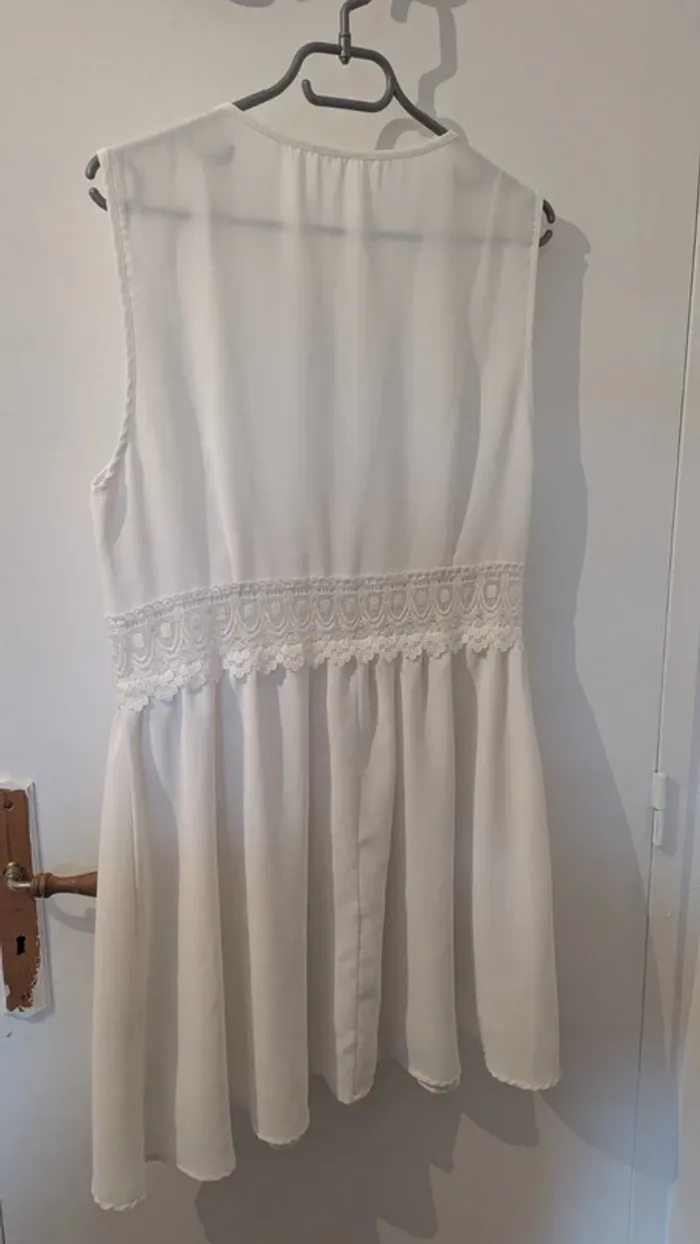 Robe d'été dentelle blanche - photo numéro 2