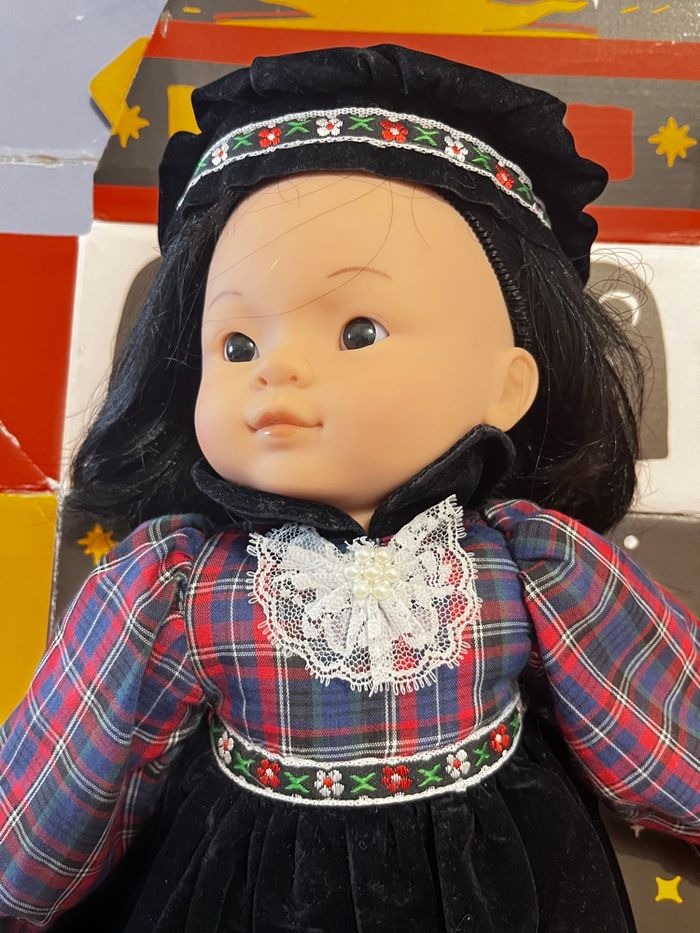 Poupée  corolle asiatique vintage