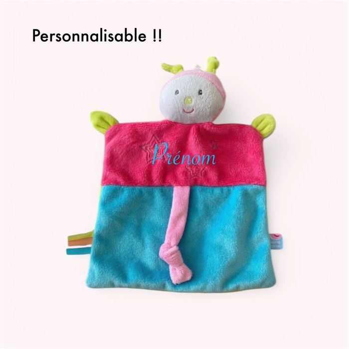 Peluche doudou plat 25cm Sucre d'Orge chenille insecte rose bleu vert très bon état - photo numéro 5