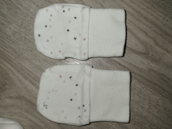 Lot 4 gilets et accessoires Hiver bébé fille naissance - photo numéro 7