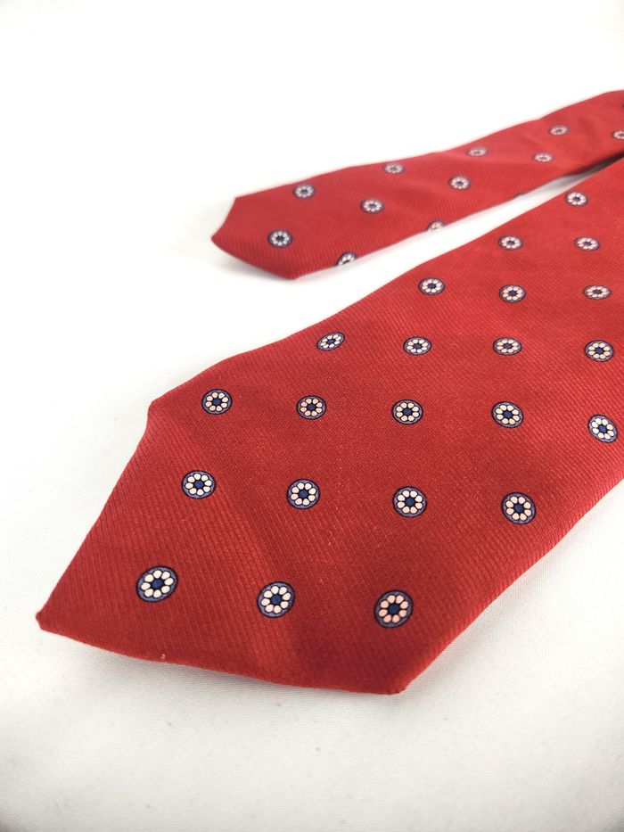 Cravate Façonnable Rouge - 100% Soie - Motif Étoiles/Fleurs - photo numéro 2