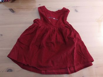 Robe en velours rouge