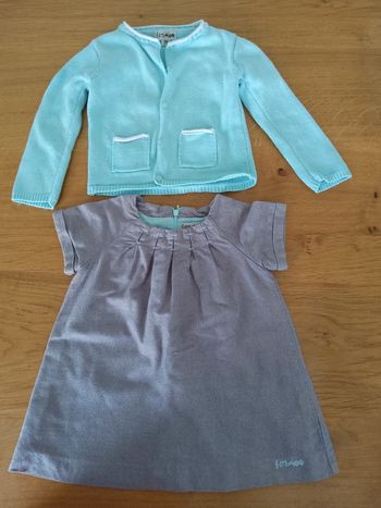 Ensemble robe grise et gilet turquoise