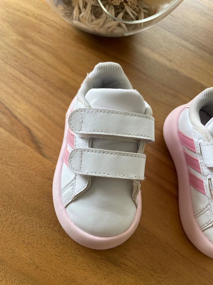 Basket adidas grand court blanche et rose T.20 - photo numéro 7