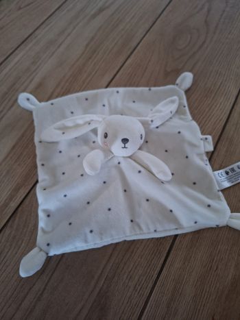 Doudou lapin blanc
