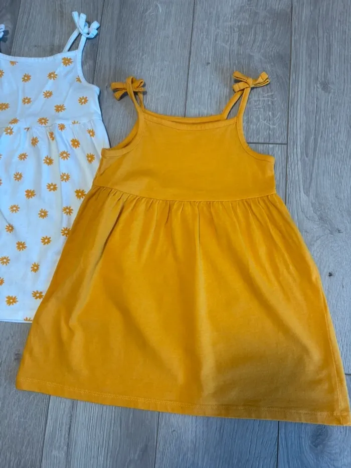 Lot robe Kiabi 18mois - photo numéro 3