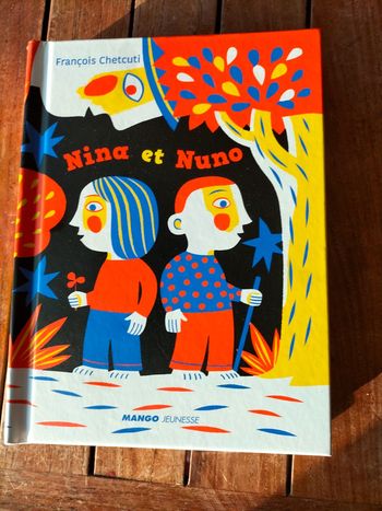 Nina et Nuno livre mini théâtre en relief et en papier découpé