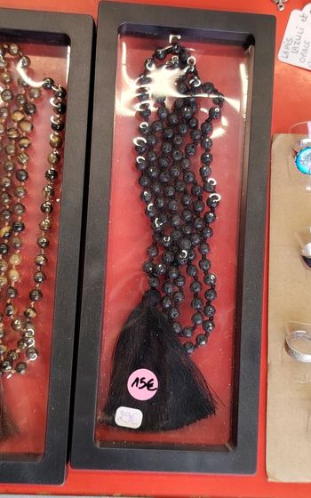 Collier mala Pierre de lave neuf