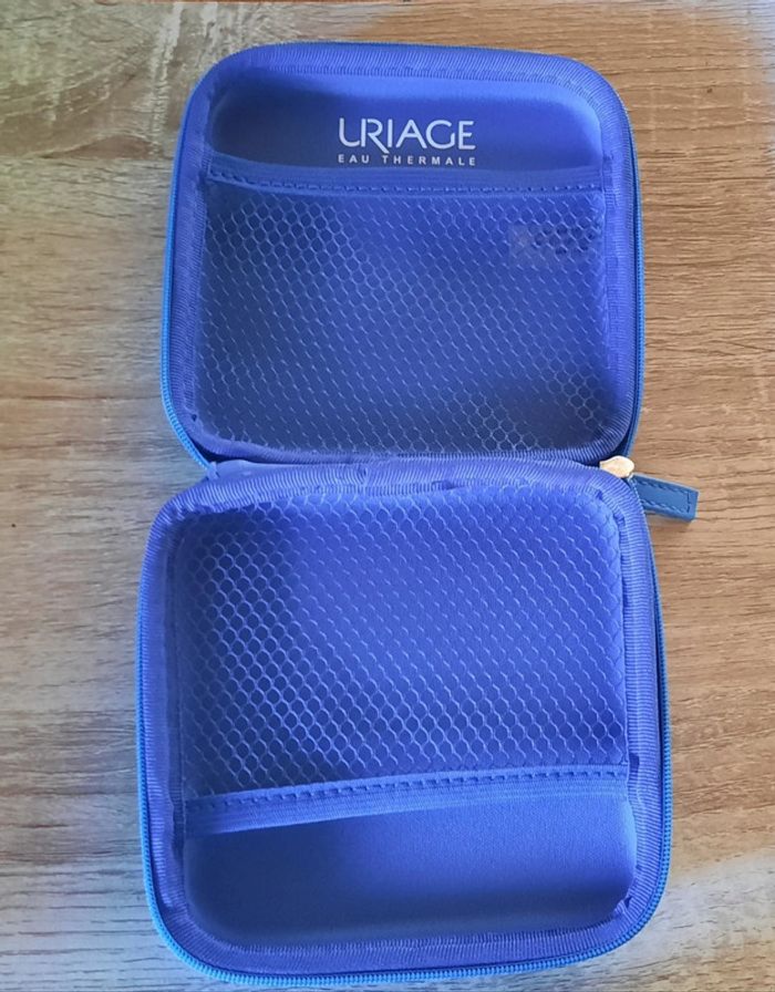 Pochette bleue - photo numéro 3