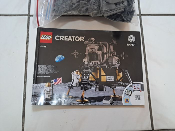 Lego creator ref 10266