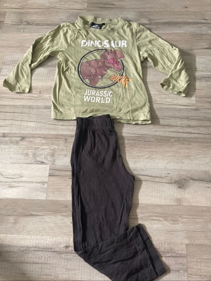 Pyjama jurassic World 4 anime