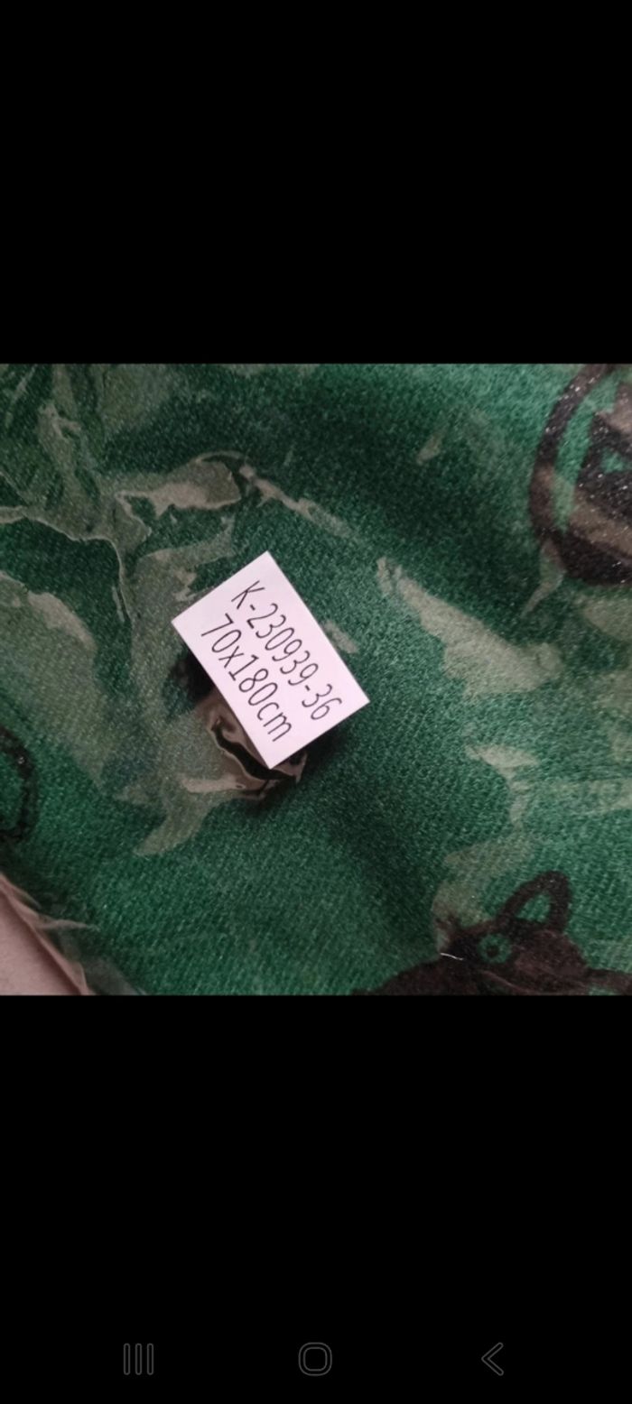 superbe écharpe Motif Chats 🎄 neuf 🎄 idée cadeau NOËL - photo numéro 4