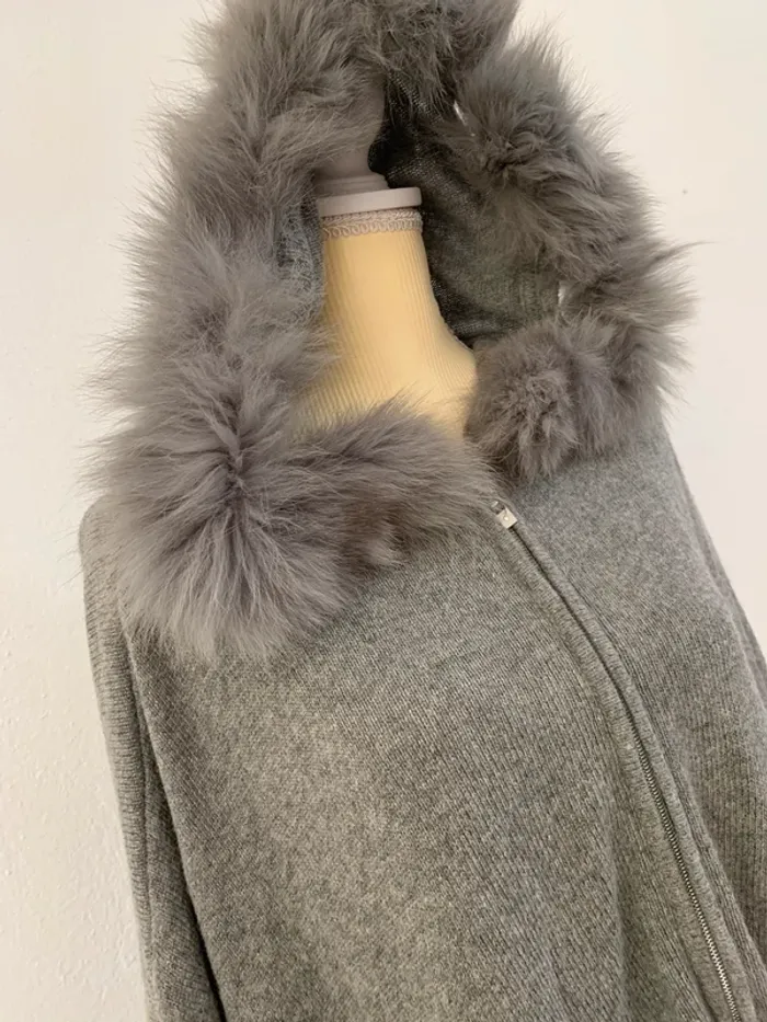 Cape poncho grise à capuche et fourrure – Bluoltre - Taille Unique - photo numéro 2