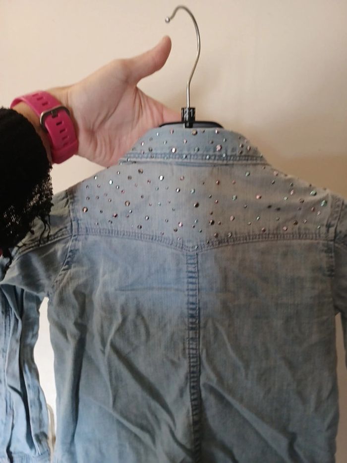 Chemise effet jeans délavé avec strass H&M 5/6ans - photo numéro 5