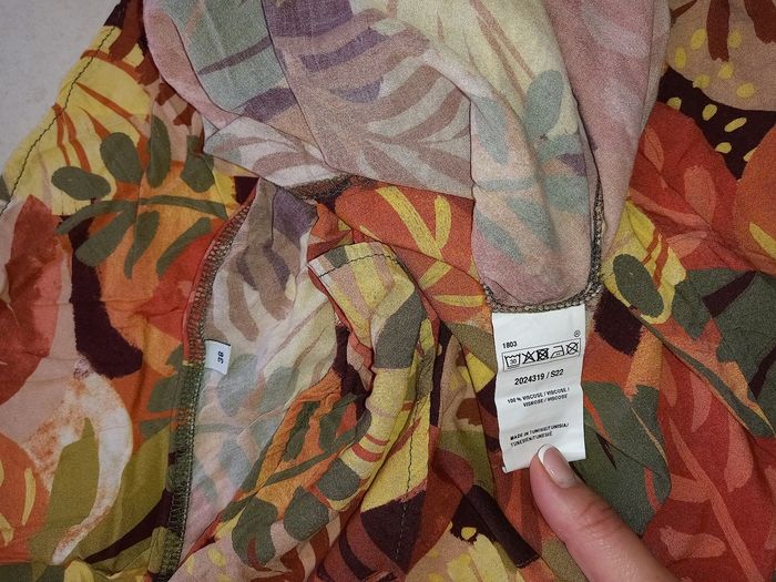Haut épaule nue fluide motif feuilles Taille 38 - photo numéro 3