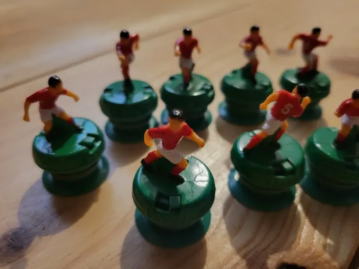 8 joueurs subbuteo - photo numéro 3
