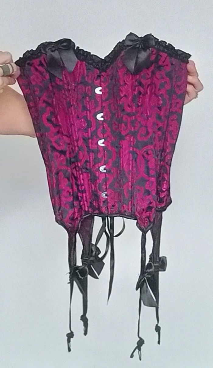 Bustier corseté avec portes jarretelles taille 38 - photo numéro 9