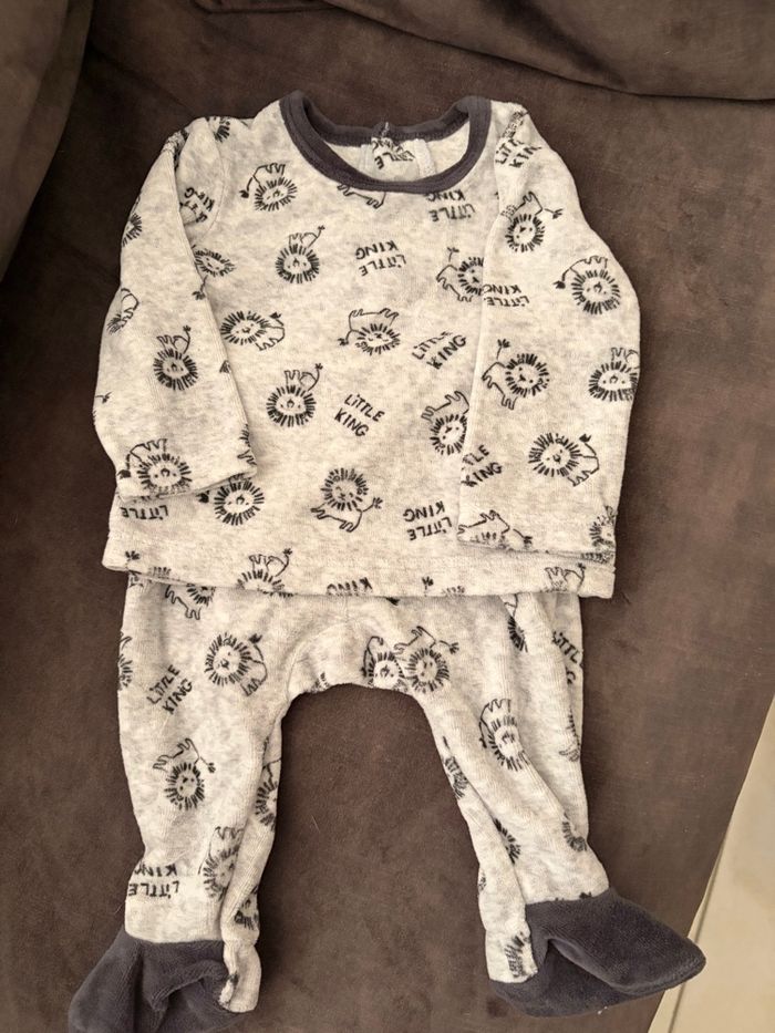 2 pyjamas velours 3 mois - photo numéro 4