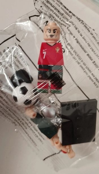 Petite figurine type Lego football neuve cristiano Ronaldo CR7 Portugal