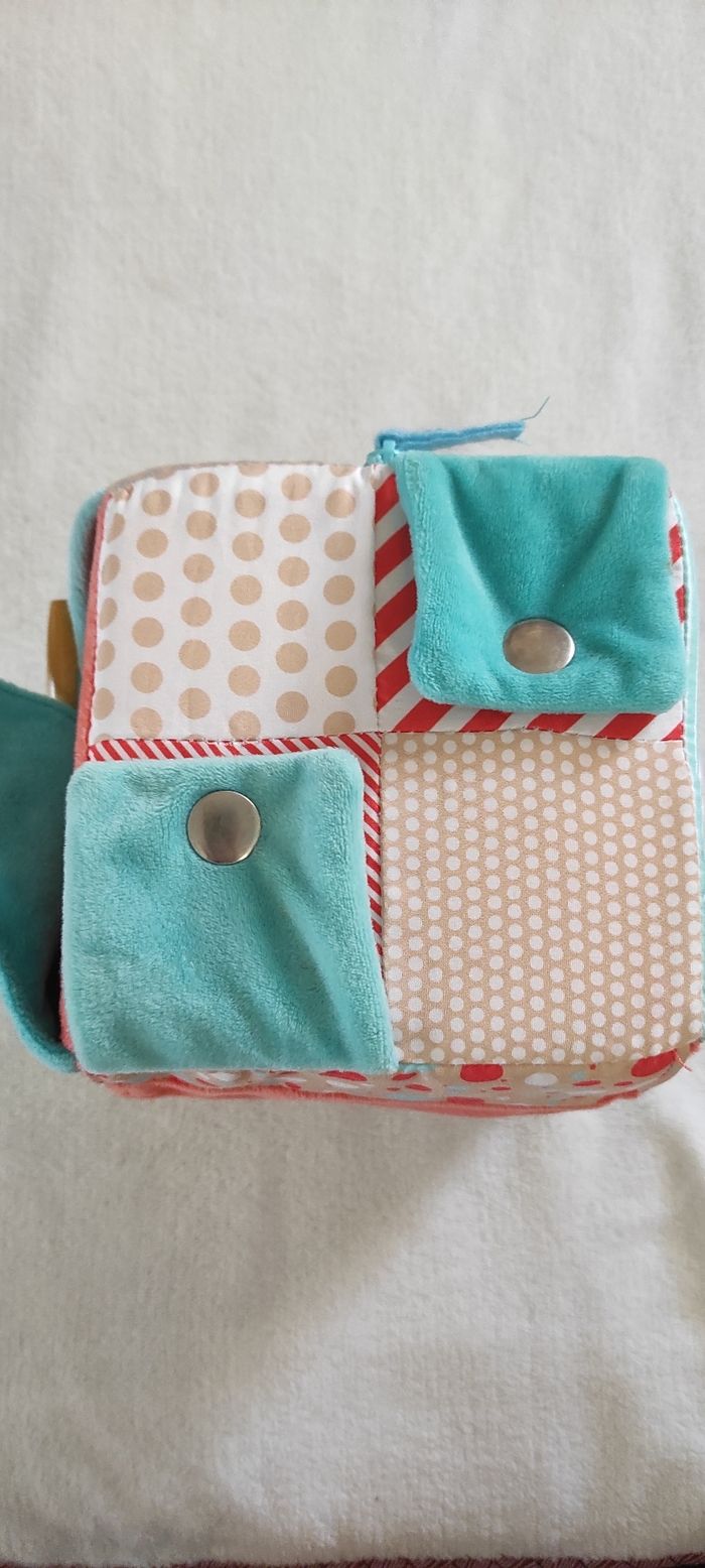 Cube tissu pour apprentissage fermetures - photo numéro 3