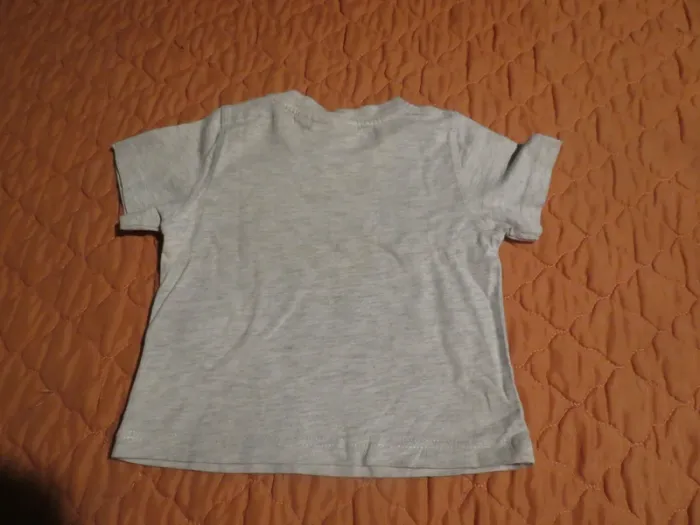 T-shirt taille 6 mois - photo numéro 3
