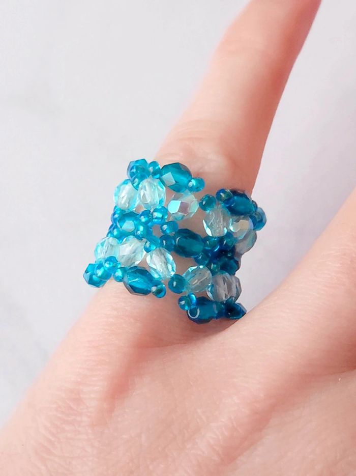 Bague y2k tissage perle tissé  bleu turquoise transparent