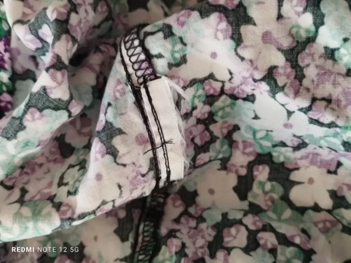 Jolie Blouse Fleuries taille 42 - photo numéro 9